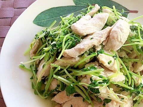 節約おかず♪鷄むね肉と豆苗の塩麹炒め